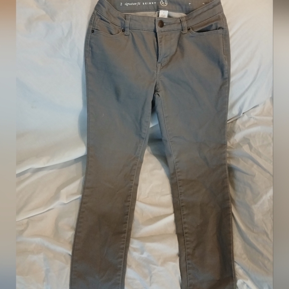 Signature  Fit by Levi Strauss Women's Skinny Jeans - Gray Size 2